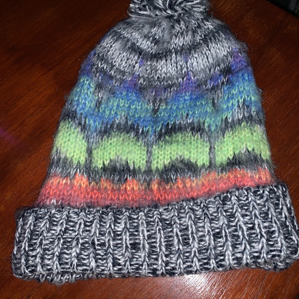 AÈROPOSTALE NEVER WORN beanie pompom hat